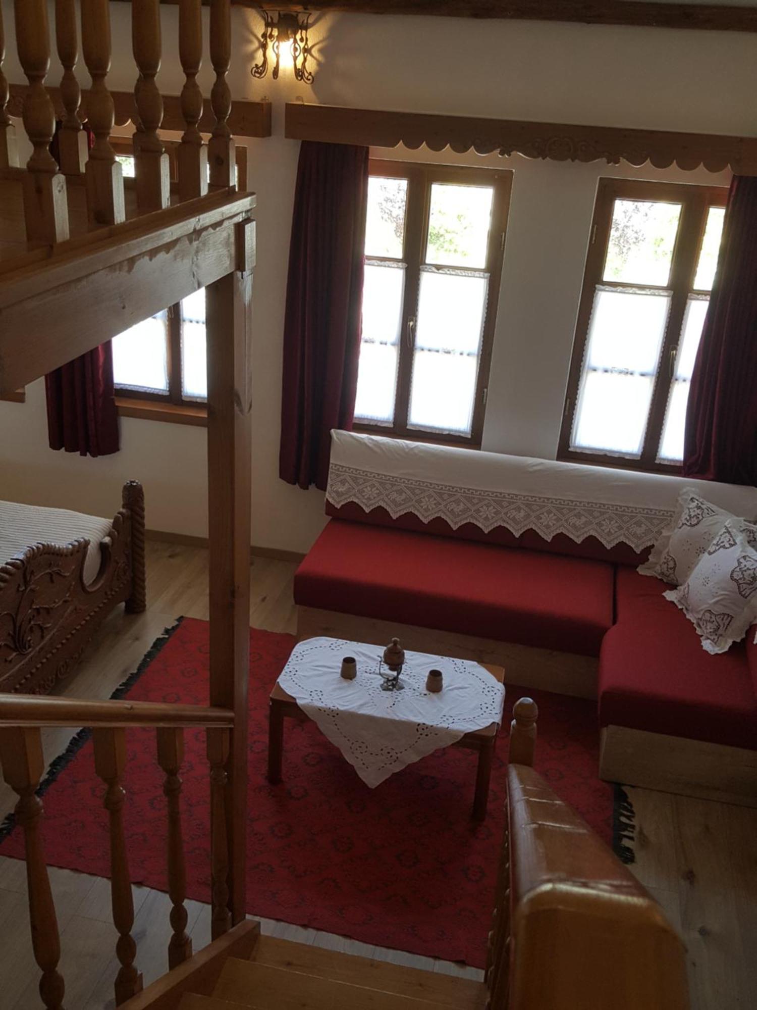 Hotel Gjirokastra 외부 사진