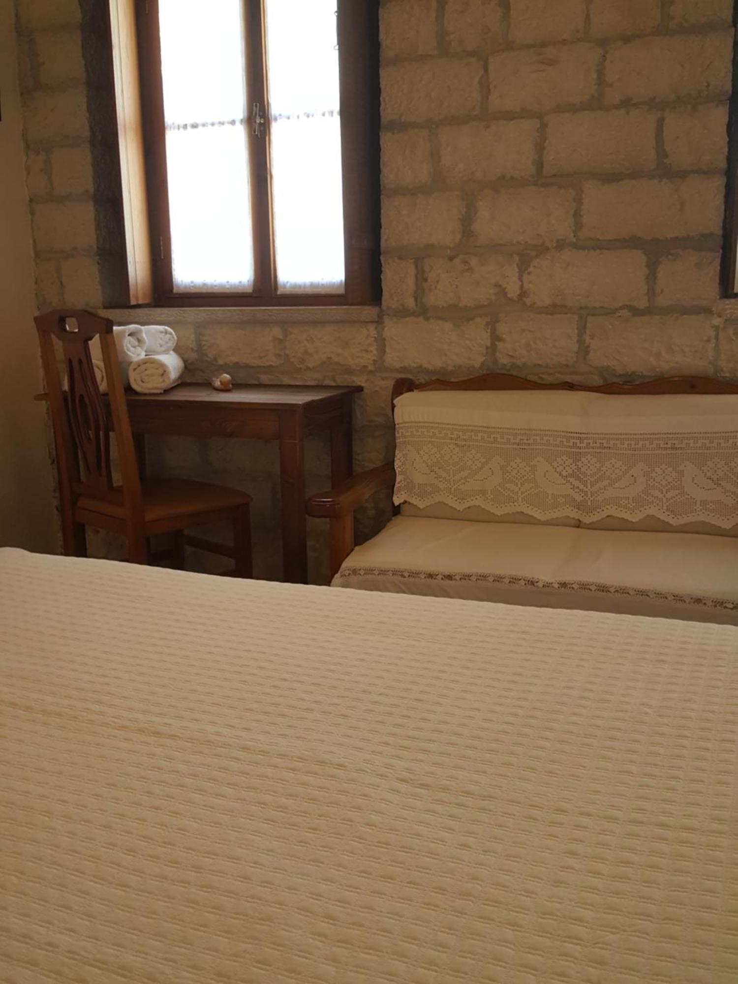 Hotel Gjirokastra 외부 사진