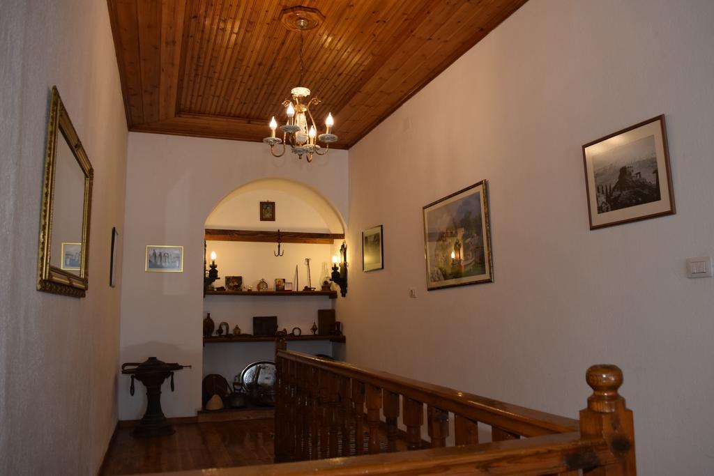 Hotel Gjirokastra 외부 사진